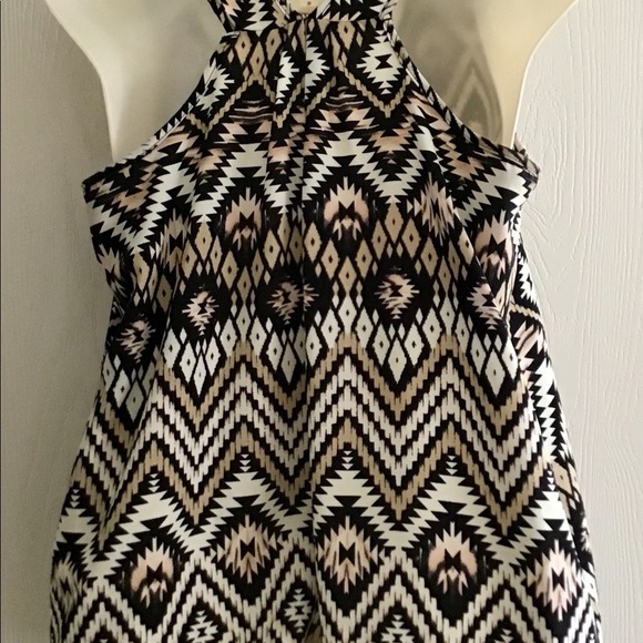 Pink rose sleeveless blouse size small geometric design black beige zigzags - Picture 2 of 6